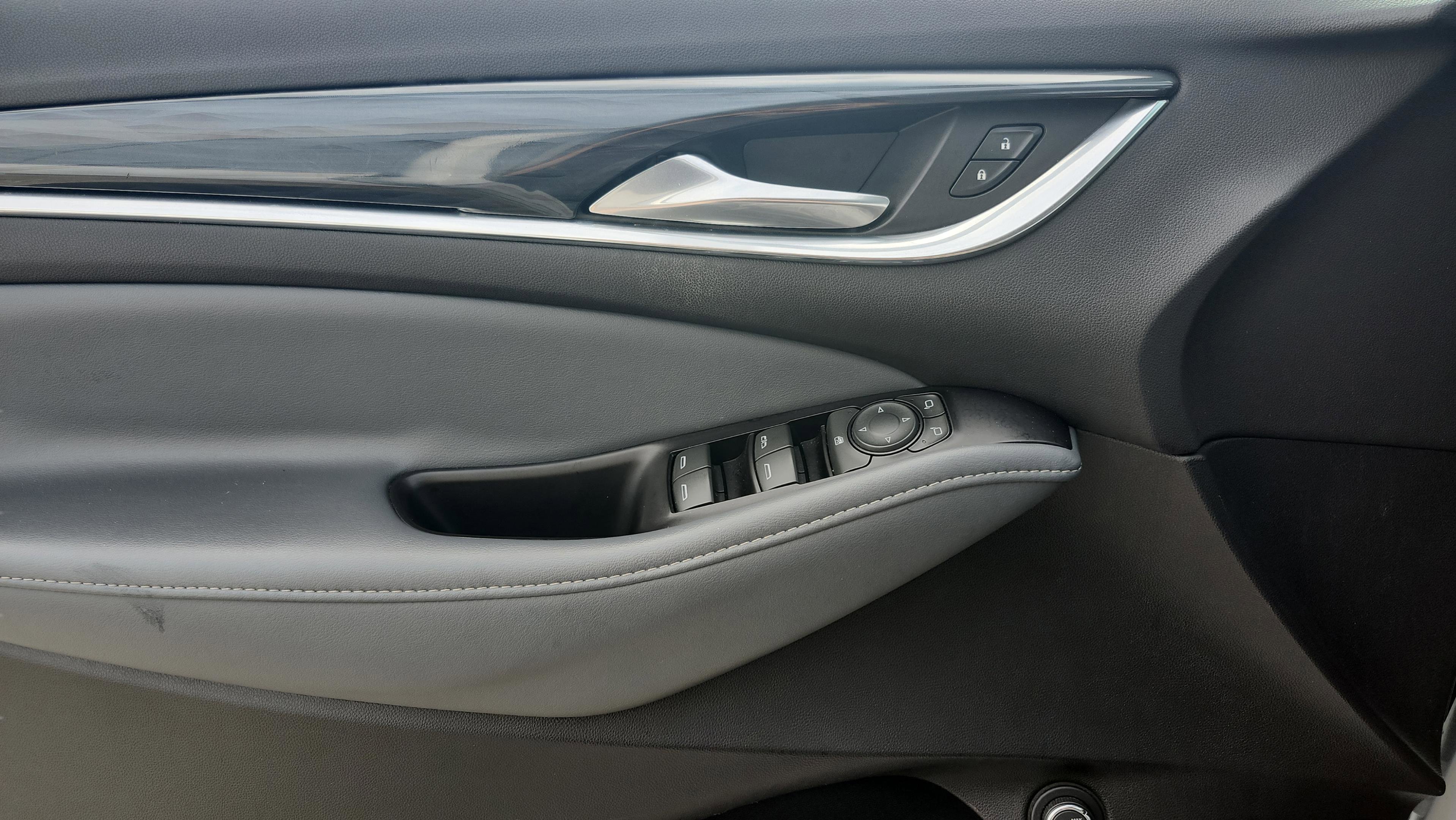 Used 2020 Buick Enclave Essence w/ Sound and Sites Package image 30