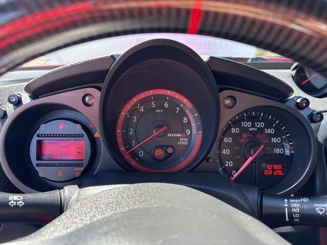 Used 2015 Nissan 370Z NISMO image 26