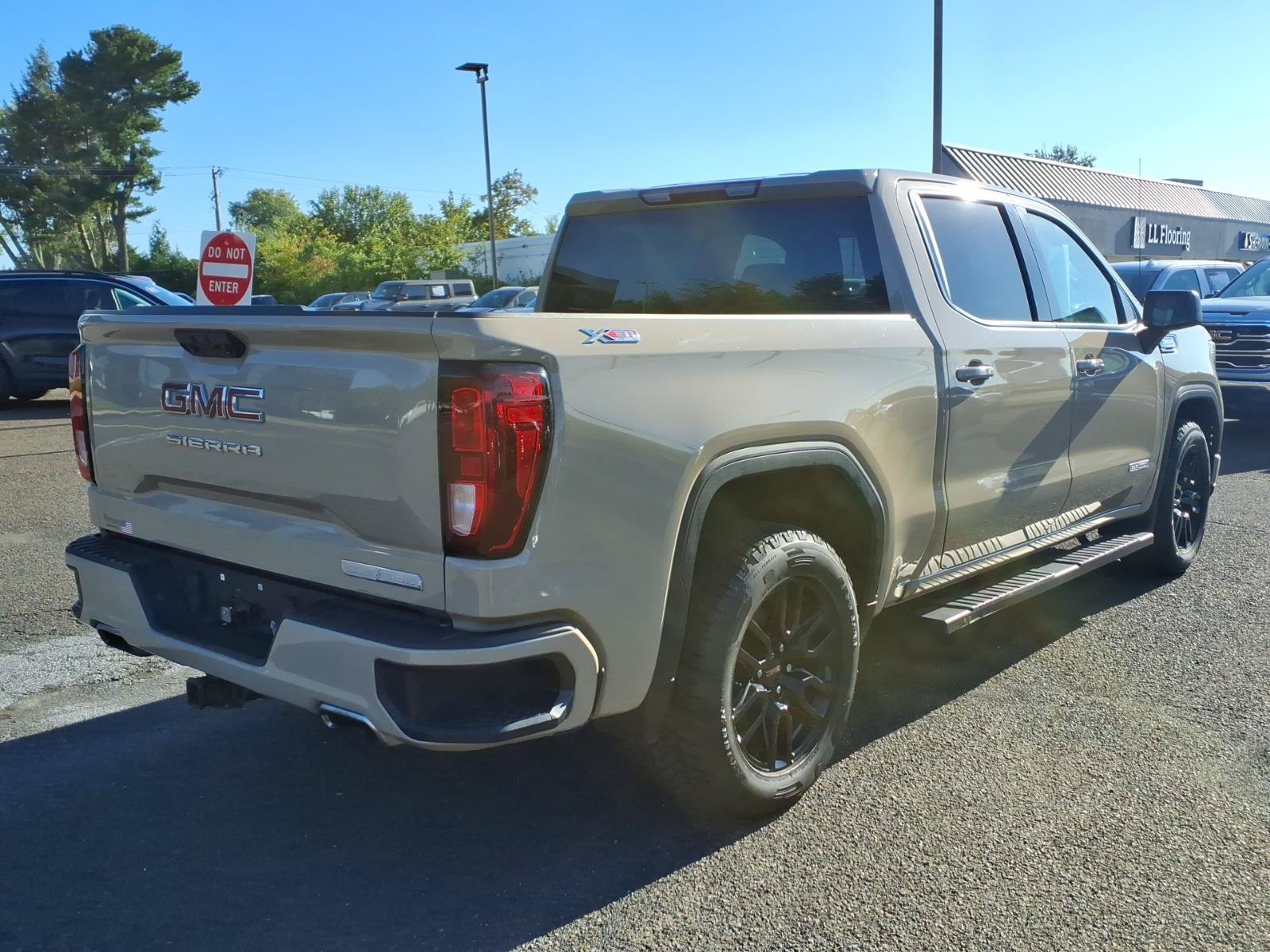 Certified 2022 GMC Sierra 1500 Elevation w/ X31 Off-Road Package AWD/4WD image 3