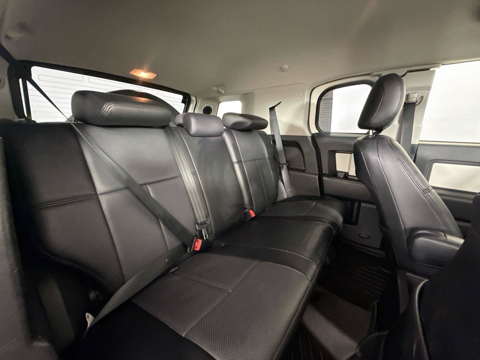 Used 2012 Toyota FJ Cruiser 4WD w/ Upgrade Pkg image 33