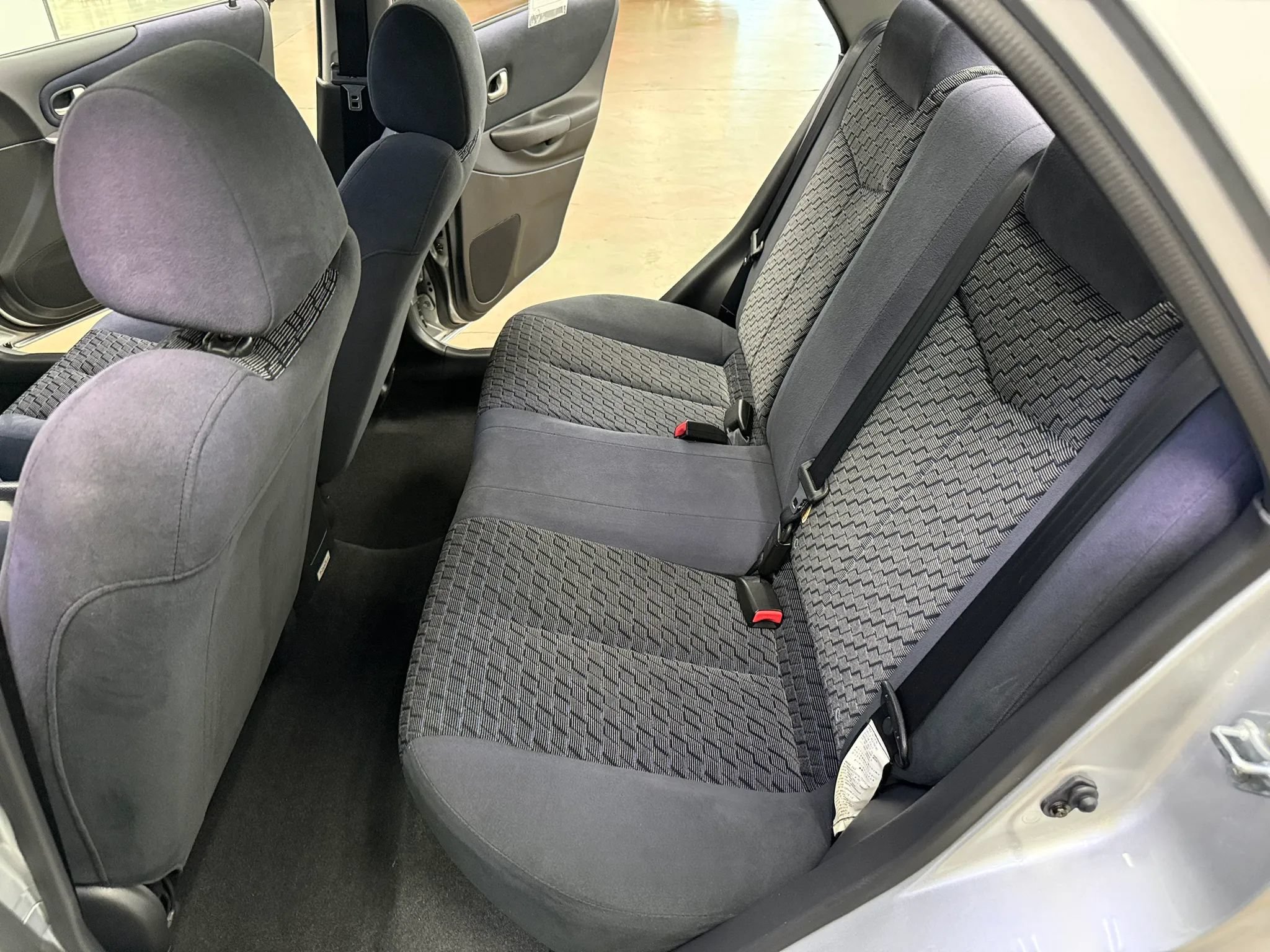 Used 2002 MAZDA Protege FWD image 12