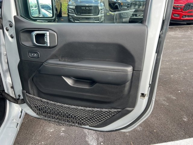 Used 2023 Jeep Wrangler Unlimited Sahara image 13