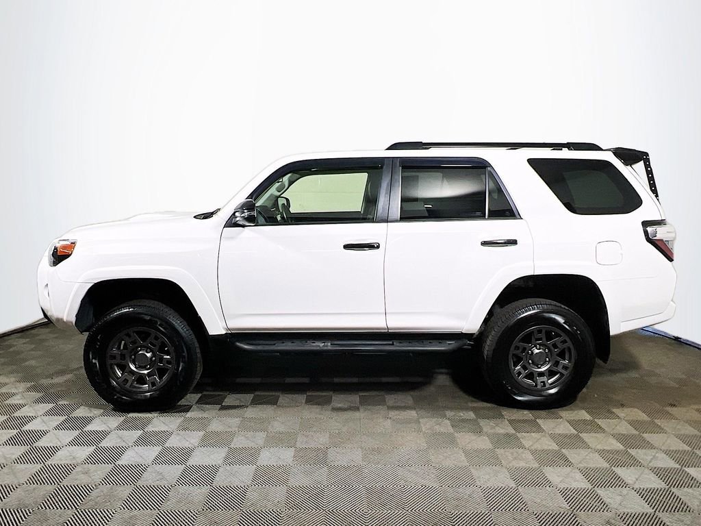 Certified 2020 Toyota 4Runner Venture w/ Moonroof Package AWD/4WD image 5
