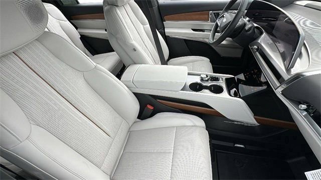 New 2026 Cadillac Vistiq Luxury w/ LPO, Floor Liner Package image 21