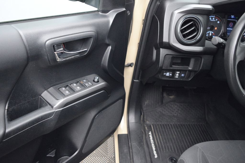 Used 2019 Toyota Tacoma TRD Off-Road w/ Technology Package AWD/4WD image 27
