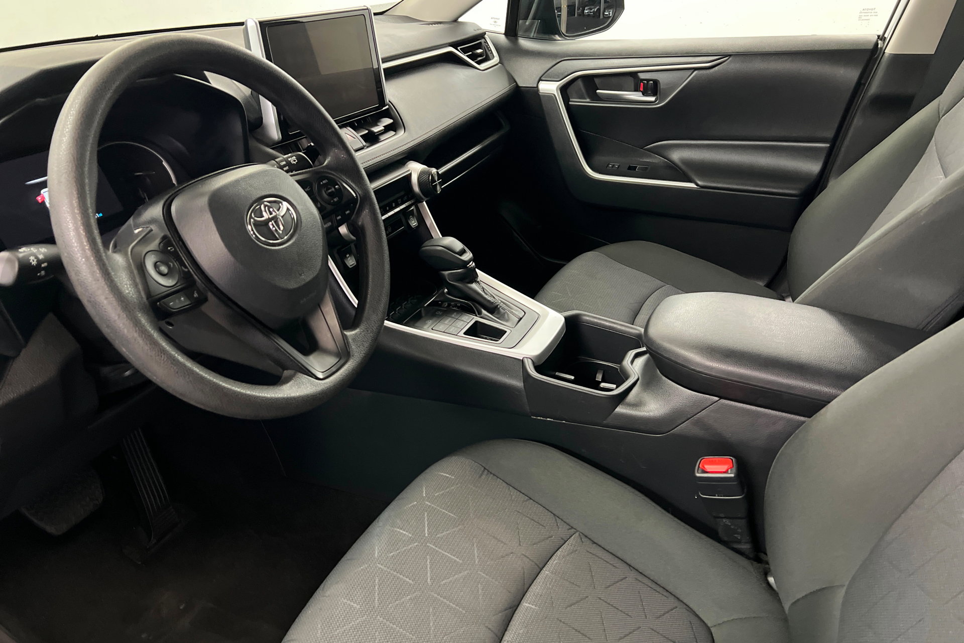Certified 2025 Toyota RAV4 XLE AWD/4WD image 16