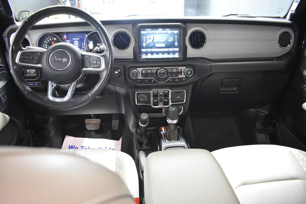 Used 2022 Jeep Wrangler Unlimited Sahara AWD/4WD image 13