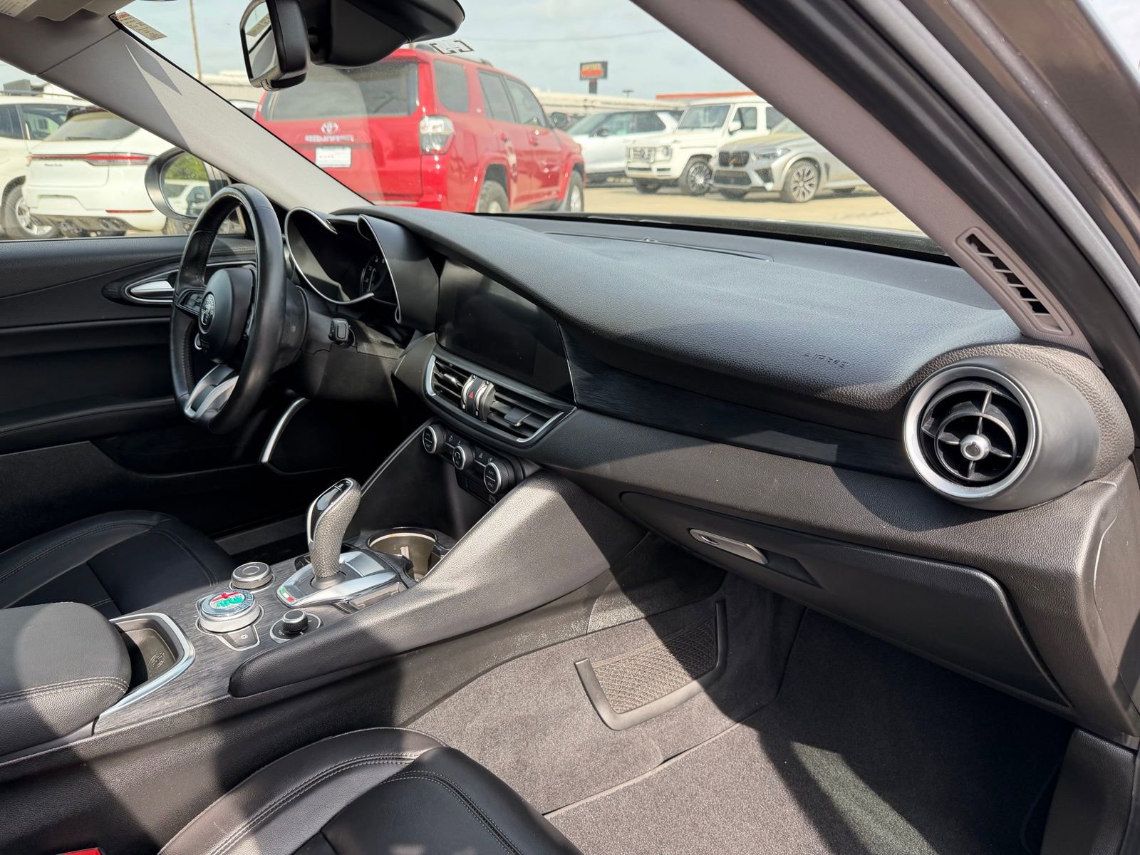 Used 2020 Alfa Romeo Giulia AWD w/ Quick Order Package 22J Sport image 17