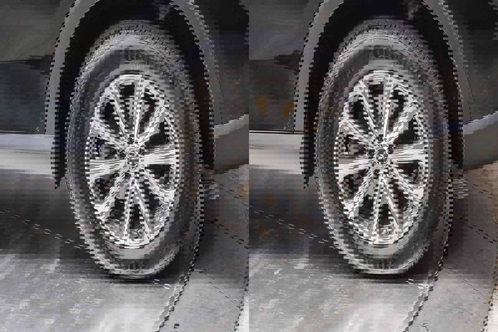 Certified 2025 Mercedes-Benz GLC 300 image 9