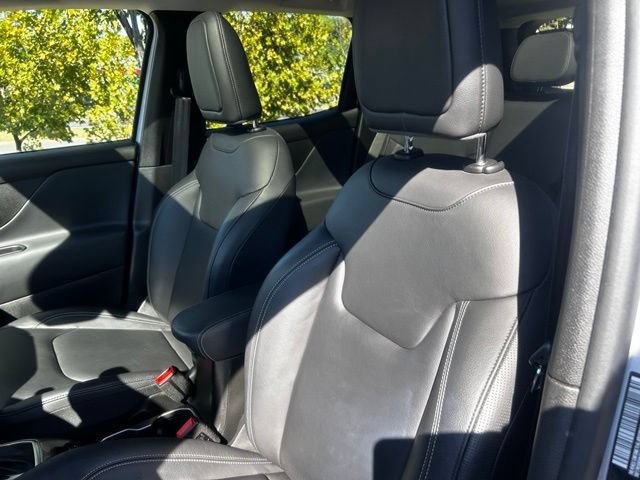 Used 2021 Jeep Renegade Limited w/ Sun & Sound Group AWD/4WD image 12