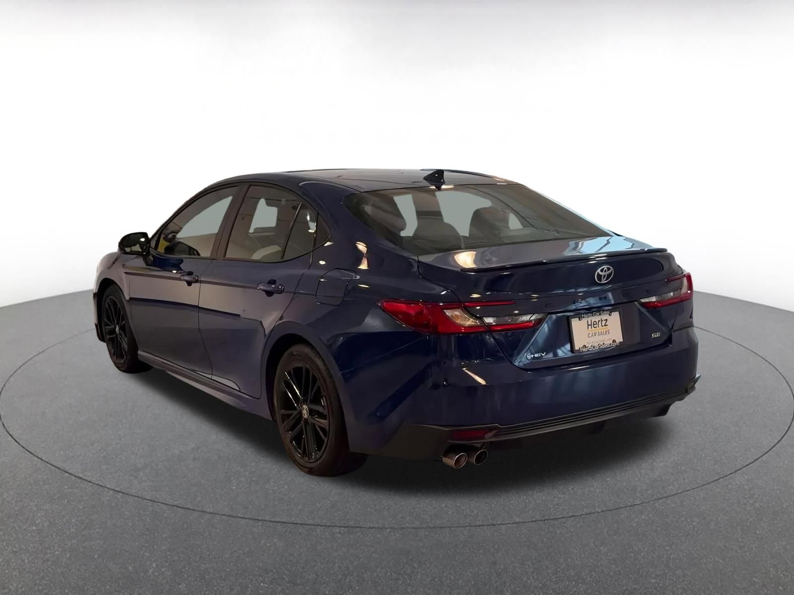 Used 2025 Toyota Camry SE image 12