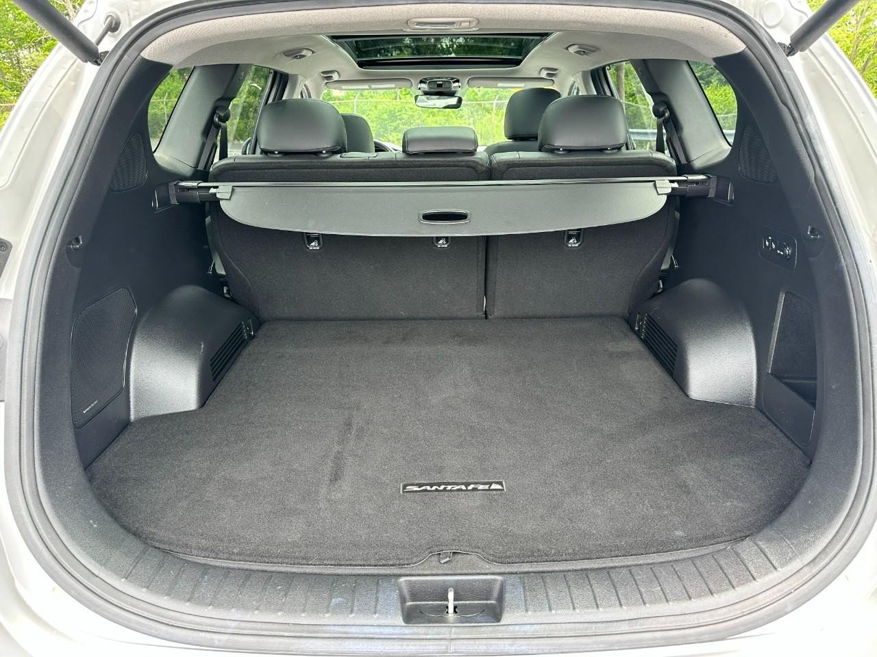 Used 2022 Hyundai Santa Fe Limited w/ Cargo Package AWD/4WD image 6
