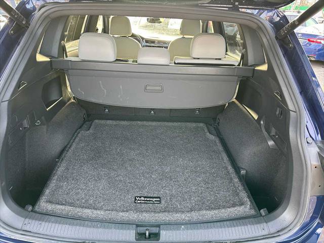 Used 2022 Volkswagen Tiguan SEL R-Line image 14
