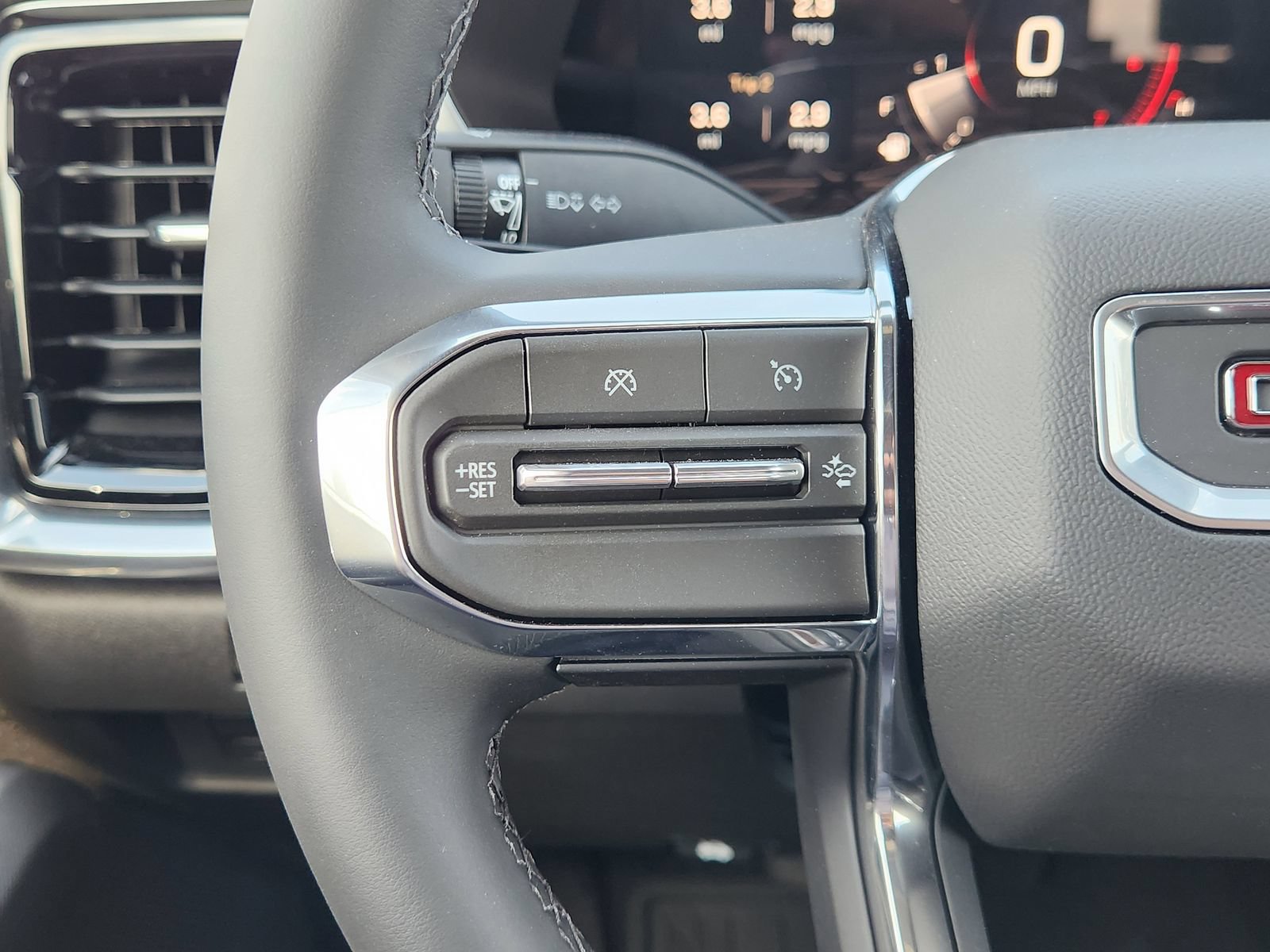 New 2026 GMC Canyon Elevation w/ Convenience Package RWD image 32
