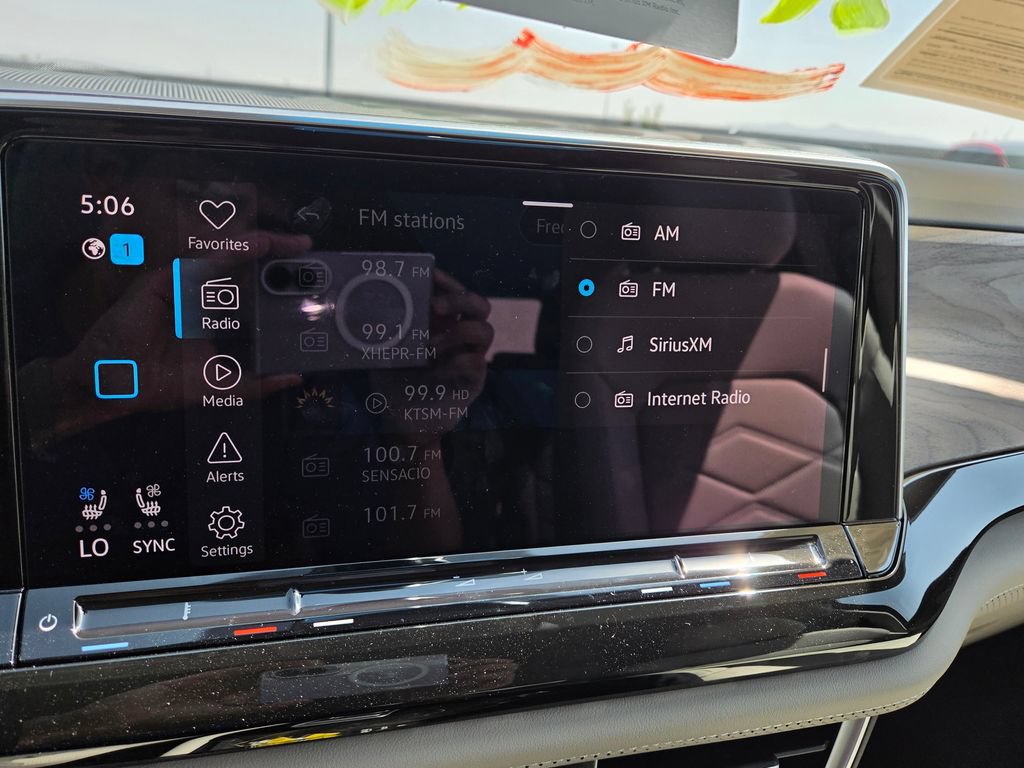 Certified 2025 Volkswagen Atlas SE FWD image 25