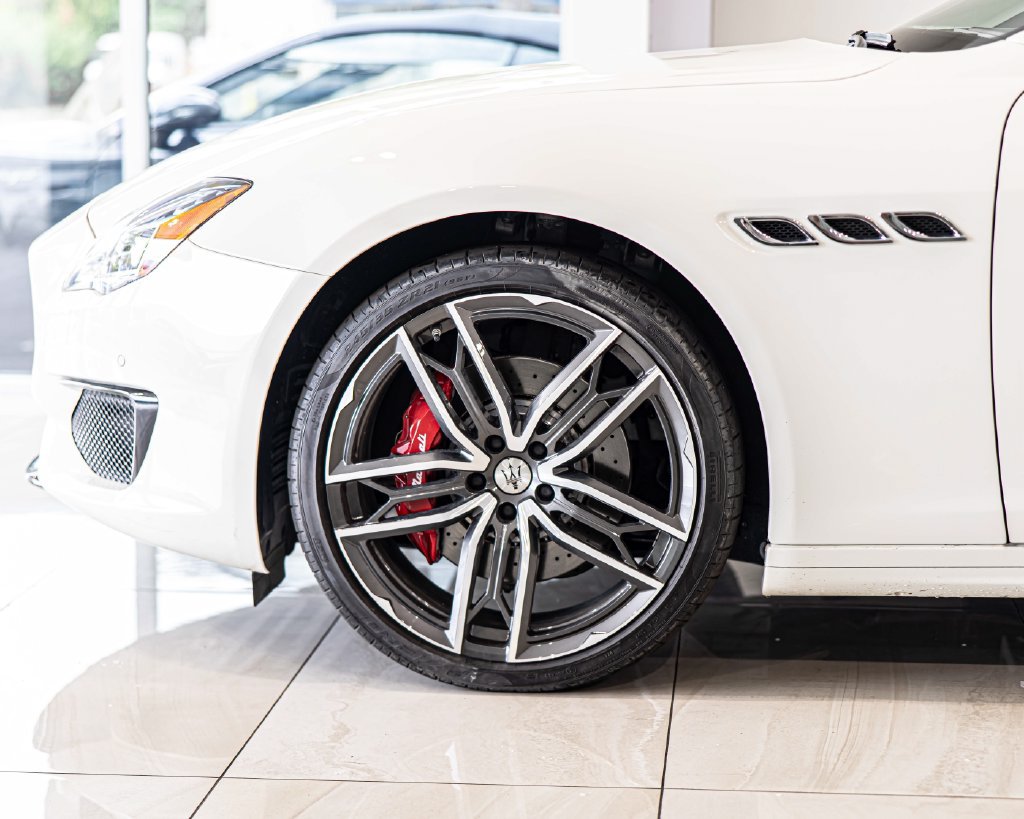Used 2023 Maserati Quattroporte Modena Q4 AWD/4WD image 8