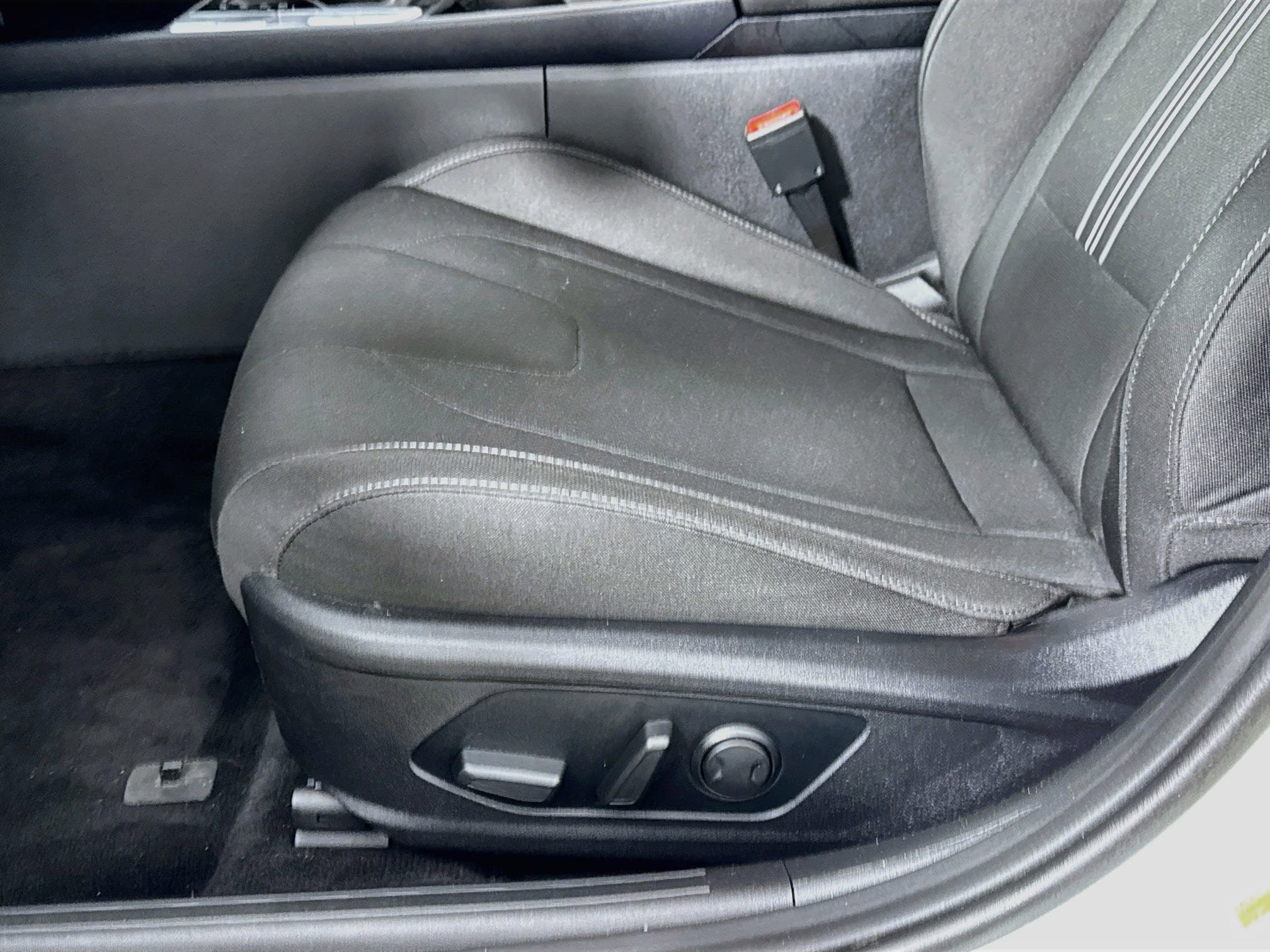 Used 2021 Hyundai Elantra SEL w/ Convenience + Premium Package FWD image 23