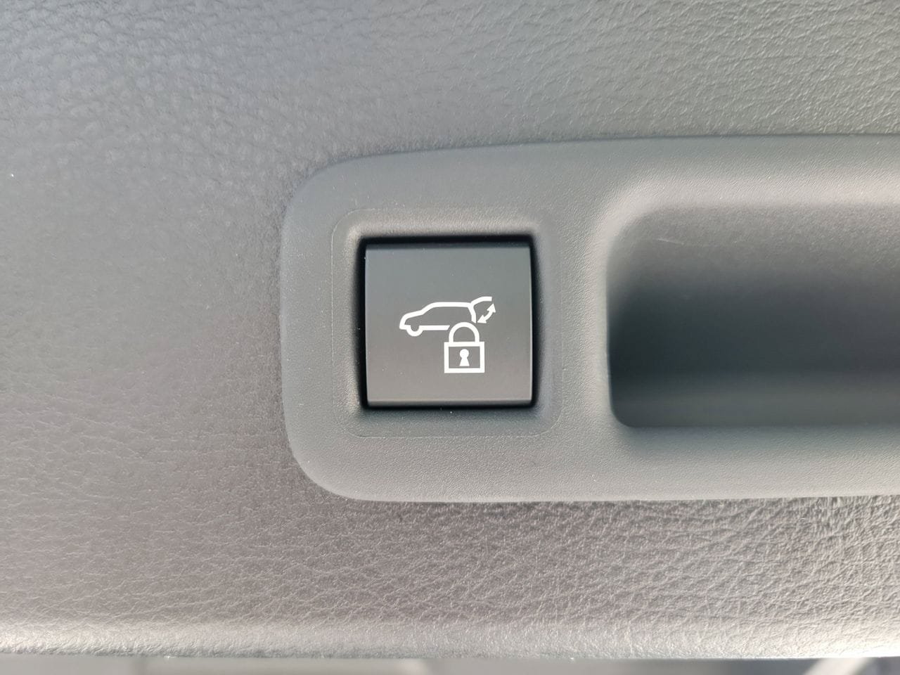 New 2026 Toyota Sienna XSE FWD image 10