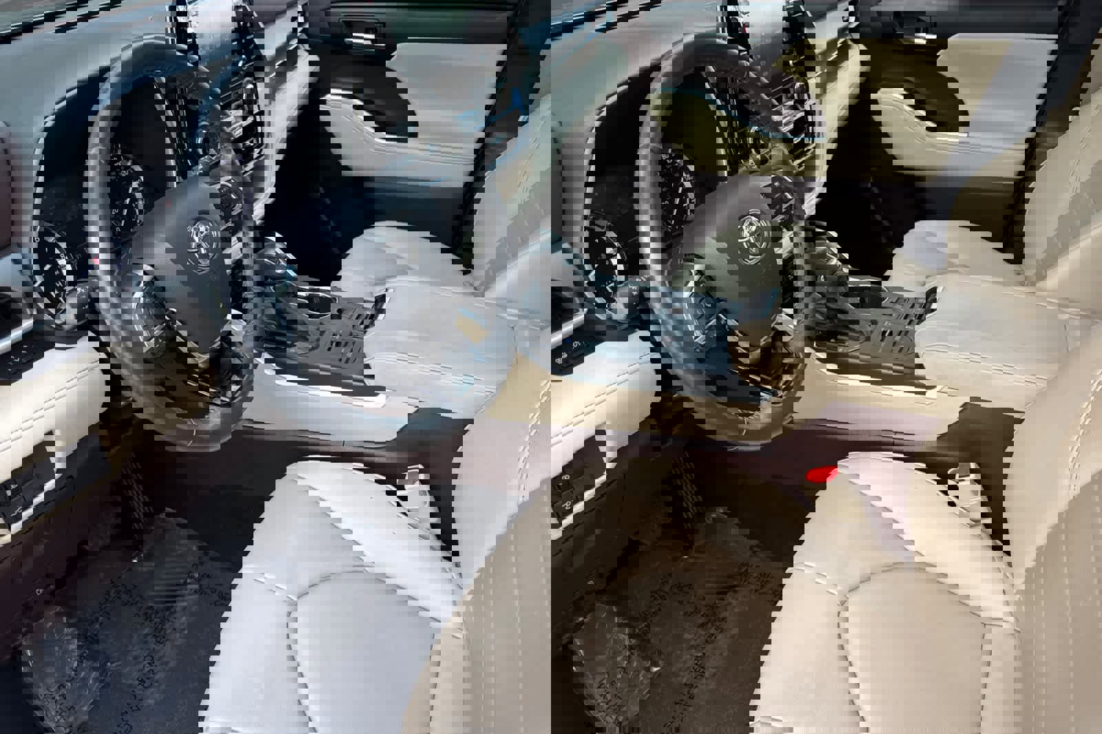 Used 2021 Toyota Highlander XLE image 11