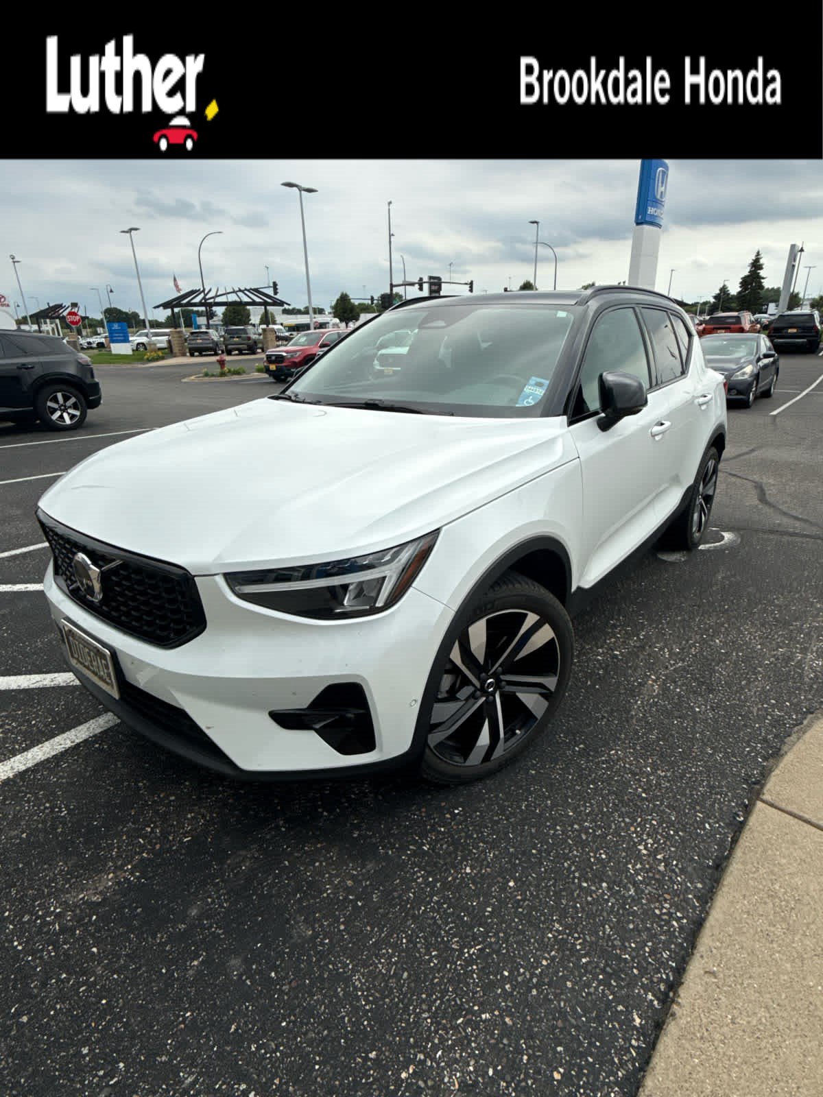 Used 2023 Volvo XC40 B5 Ultimate w/ Climate Package