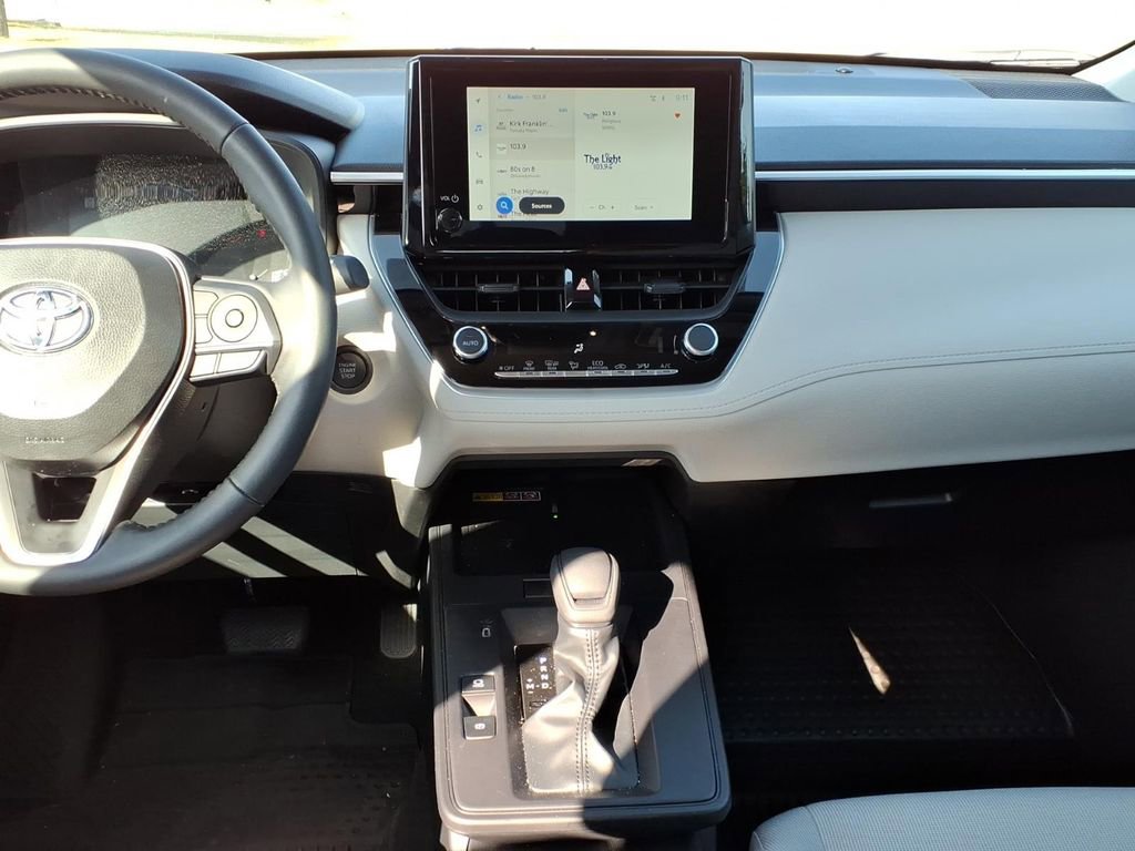 Used 2026 Toyota Corolla Cross LE image 14