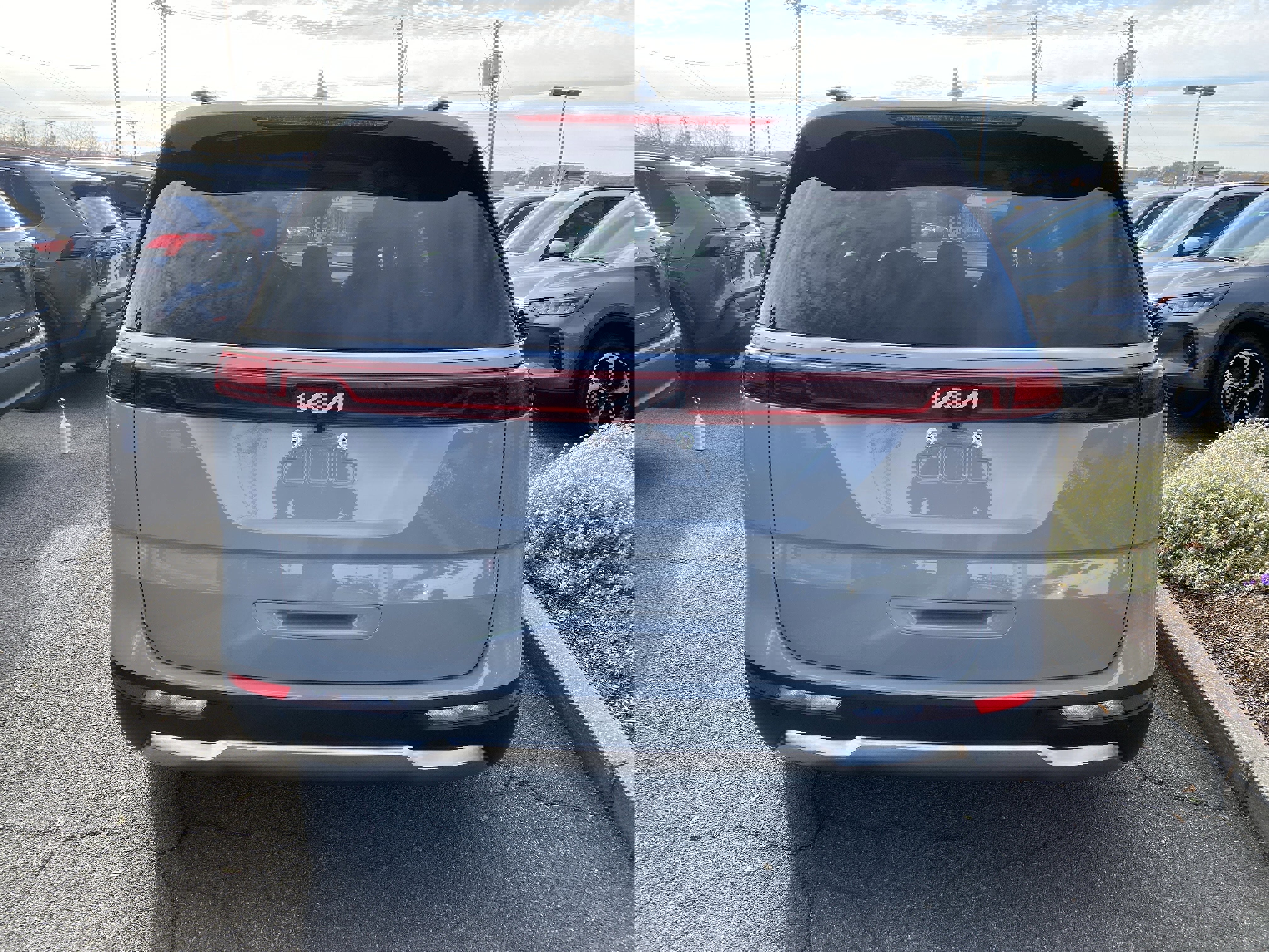 Used 2024 Kia Carnival SX Prestige image 6