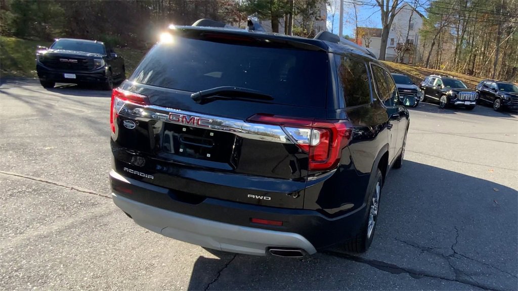 Certified 2023 GMC Acadia SLT w/ Technology Package image 8