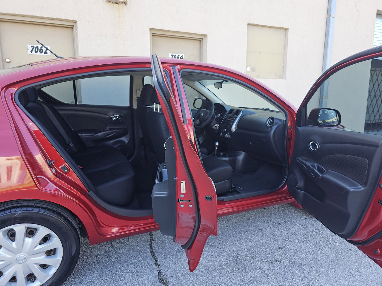 Used 2013 Nissan Versa SV image 25