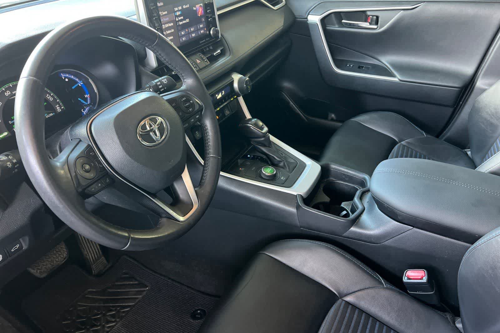Used 2019 Toyota RAV4 XSE w/ XSE Weather Package AWD/4WD image 14