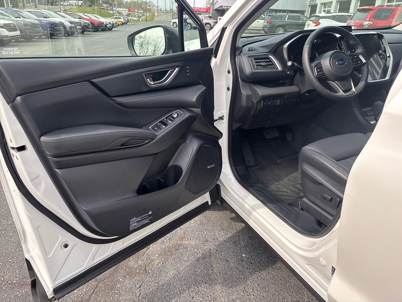 Certified 2025 Subaru Ascent Limited w/ Popular Package #1 image 9