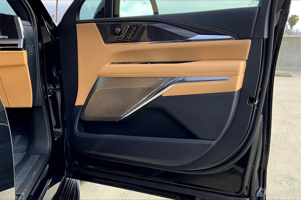 New 2025 Cadillac Escalade IQ Luxury 2 image 33