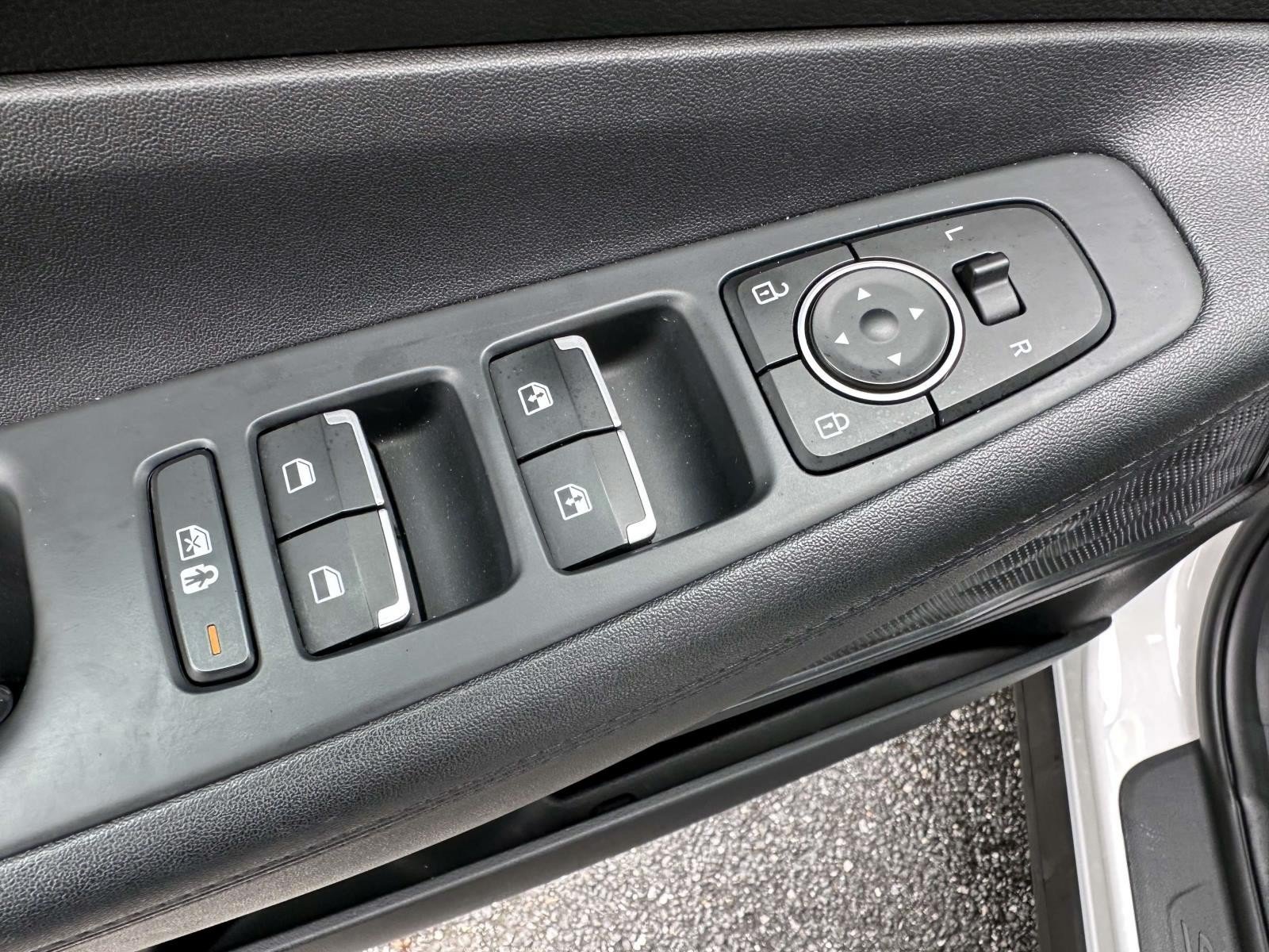 Used 2023 Hyundai Santa Fe SEL AWD/4WD image 9