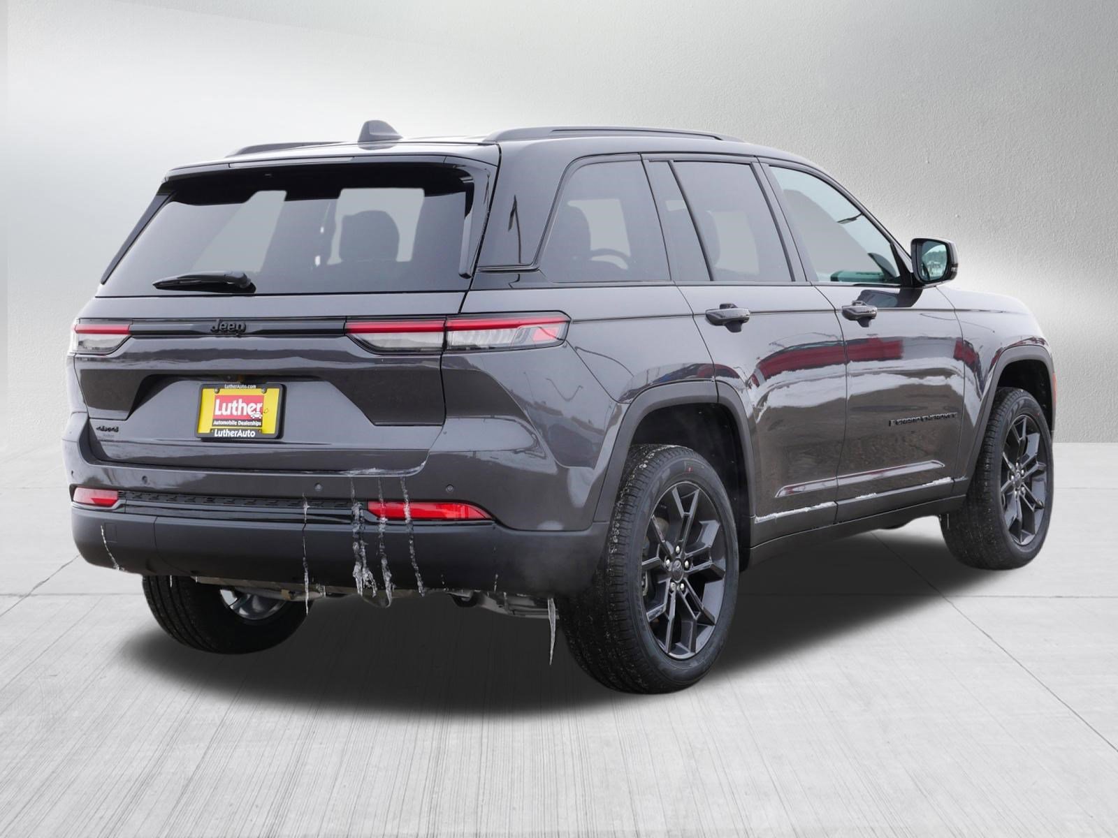 New 2025 Jeep Grand Cherokee Limited w/ Trailer Tow Package image 2