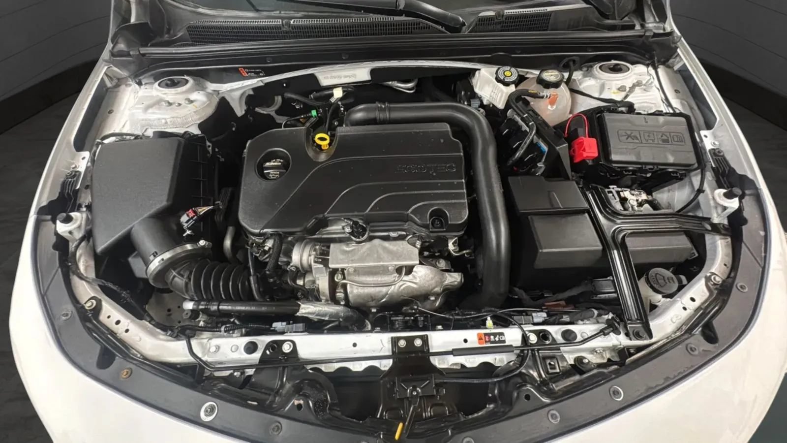 Used 2025 Chevrolet Malibu LT FWD image 24
