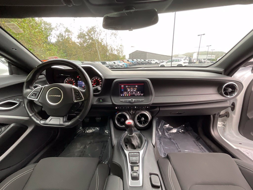 Used 2022 Chevrolet Camaro LT RWD image 15