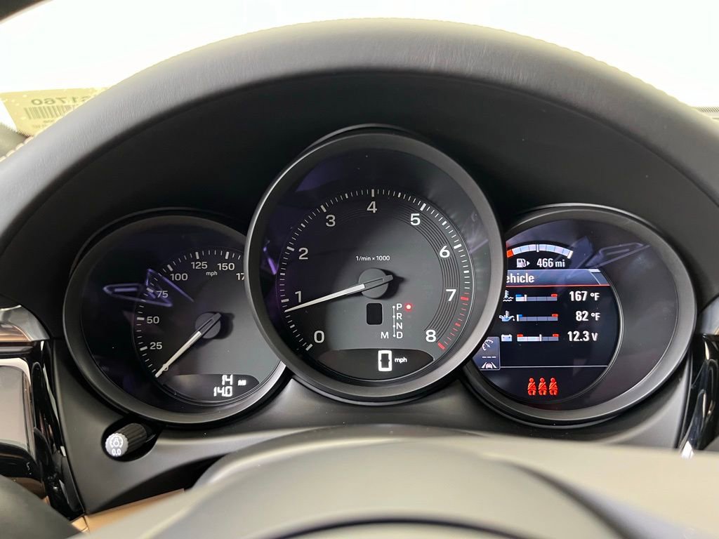 Used 2025 Porsche Macan image 10