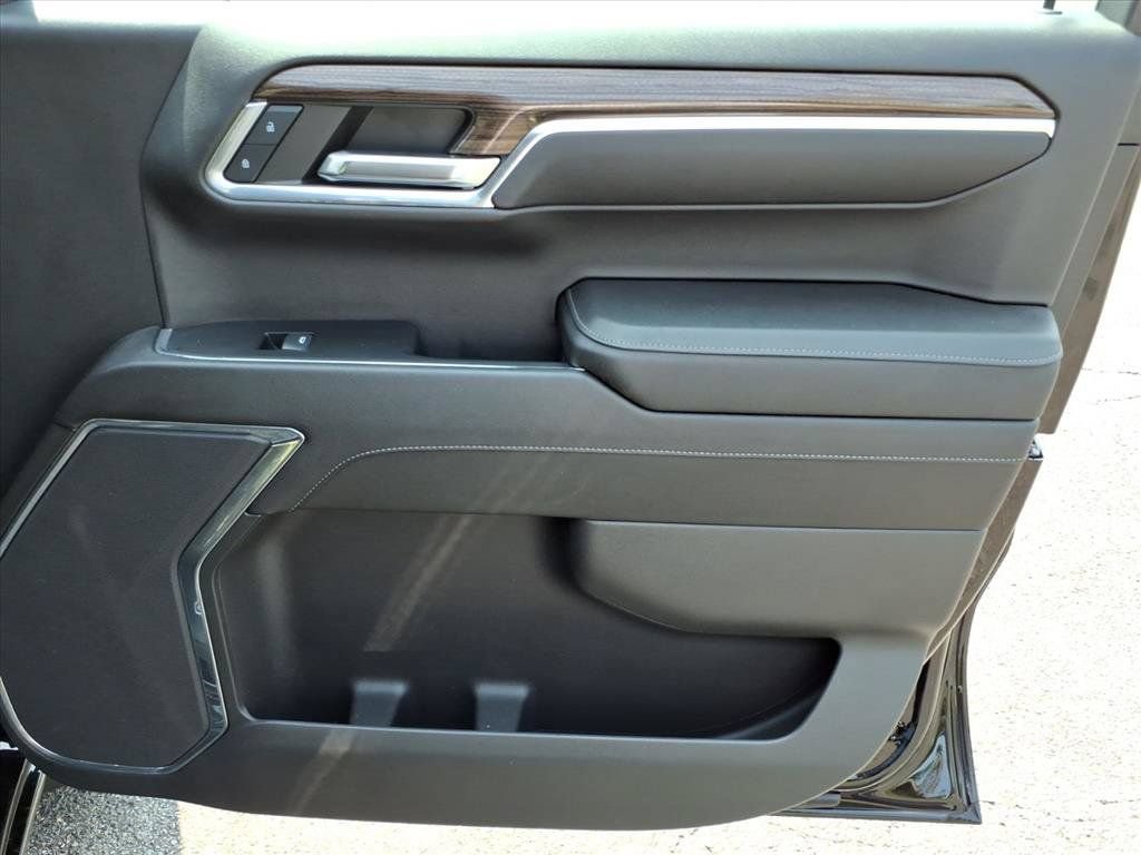Used 2023 Chevrolet Silverado 1500 LT AWD/4WD image 15