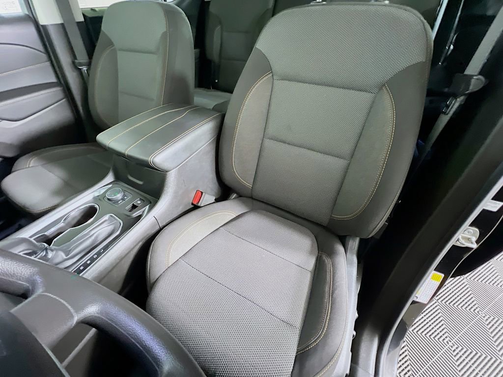 Used 2021 Chevrolet Traverse LS AWD/4WD image 19