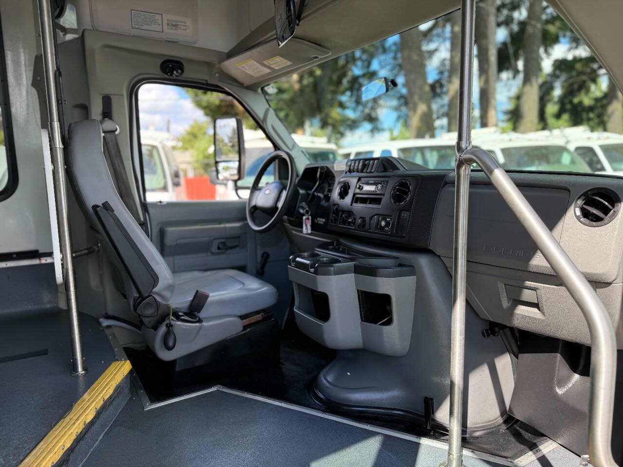 Used 2016 Ford E-450 and Econoline 450 Super Duty w/ Shuttle Bus Prep Package RWD image 27