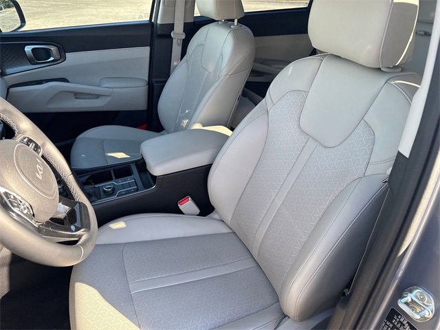 Certified 2022 Kia Sorento S w/ Panoramic Sunroof Package image 6