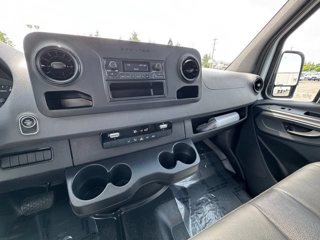 Used 2021 Mercedes-Benz Sprinter 2500 image 22