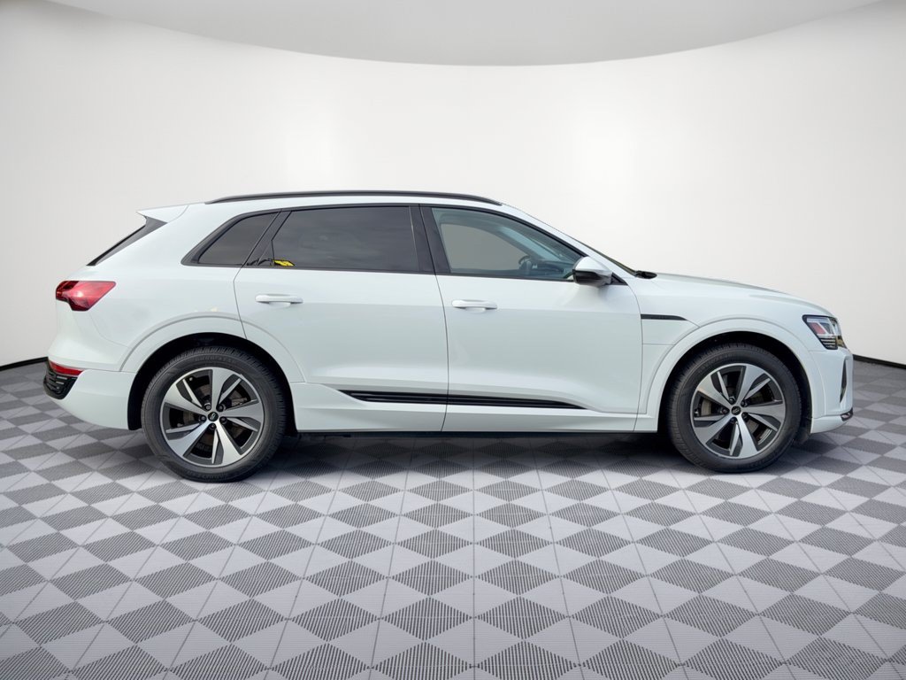 Used 2024 Audi Q8 e-tron Premium AWD/4WD image 8