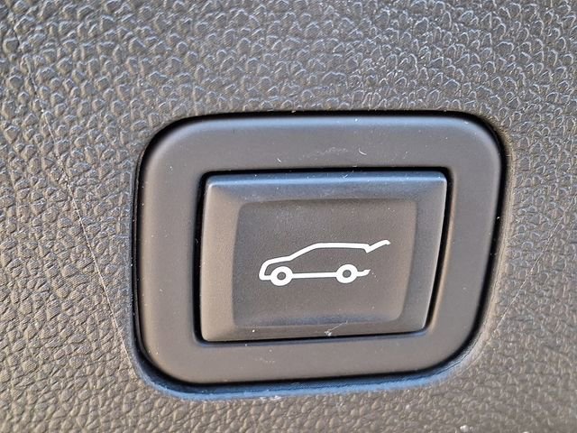 Certified 2024 Cadillac Escalade ESV Premium Luxury image 27