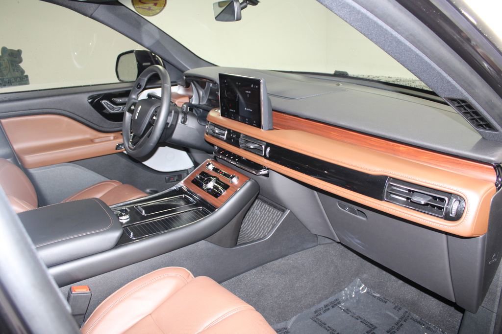 Used 2024 Lincoln Aviator Reserve w/ Equipment Group 201A image 31
