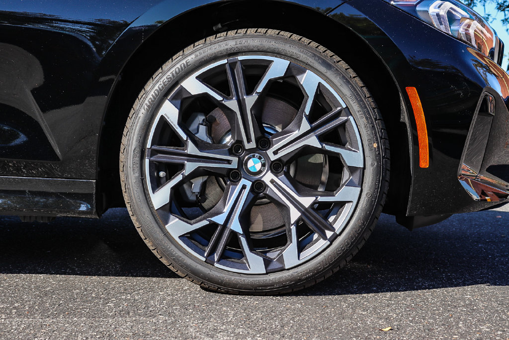 New 2026 BMW 330i Sedan w/ Convenience Package RWD image 9