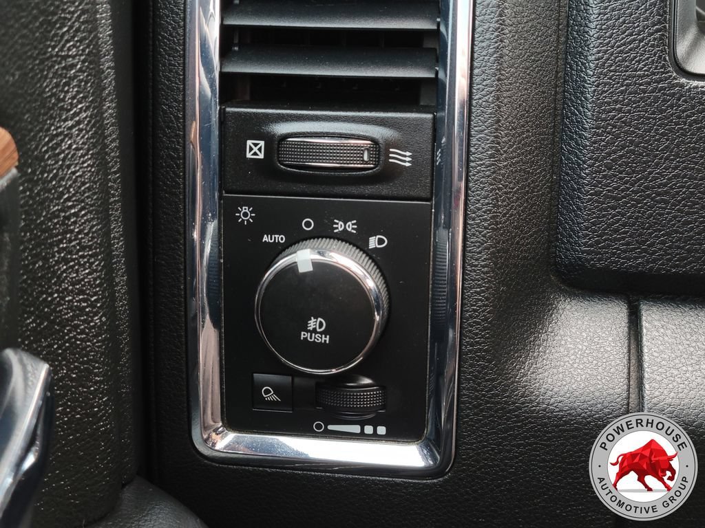 Used 2017 RAM 1500 Laramie w/ Convenience Group AWD/4WD image 28