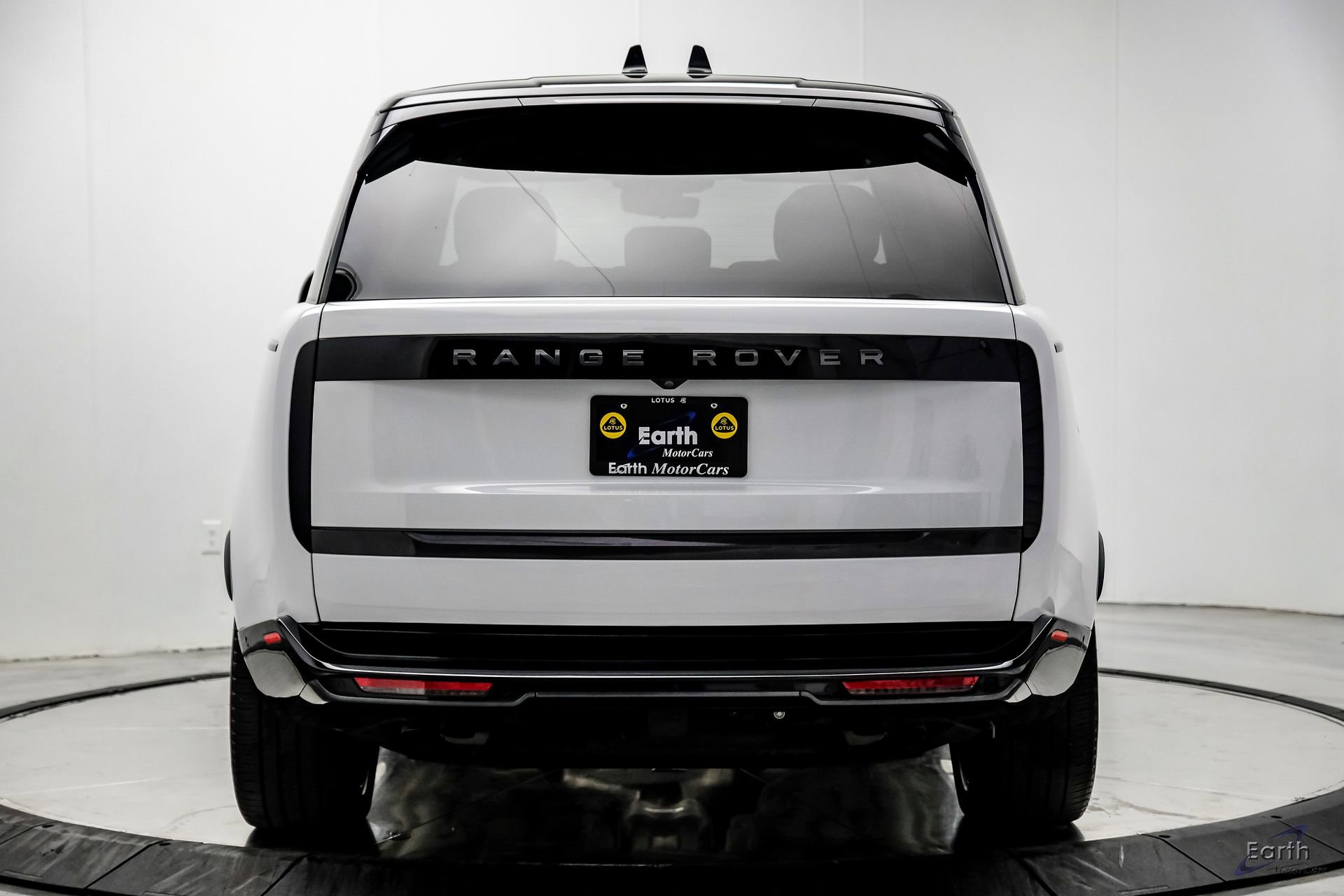 Used 2024 Land Rover Range Rover SE AWD/4WD image 12