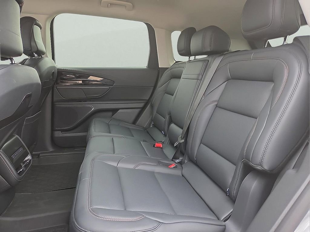 New 2026 Lincoln Nautilus Premier AWD/4WD image 11