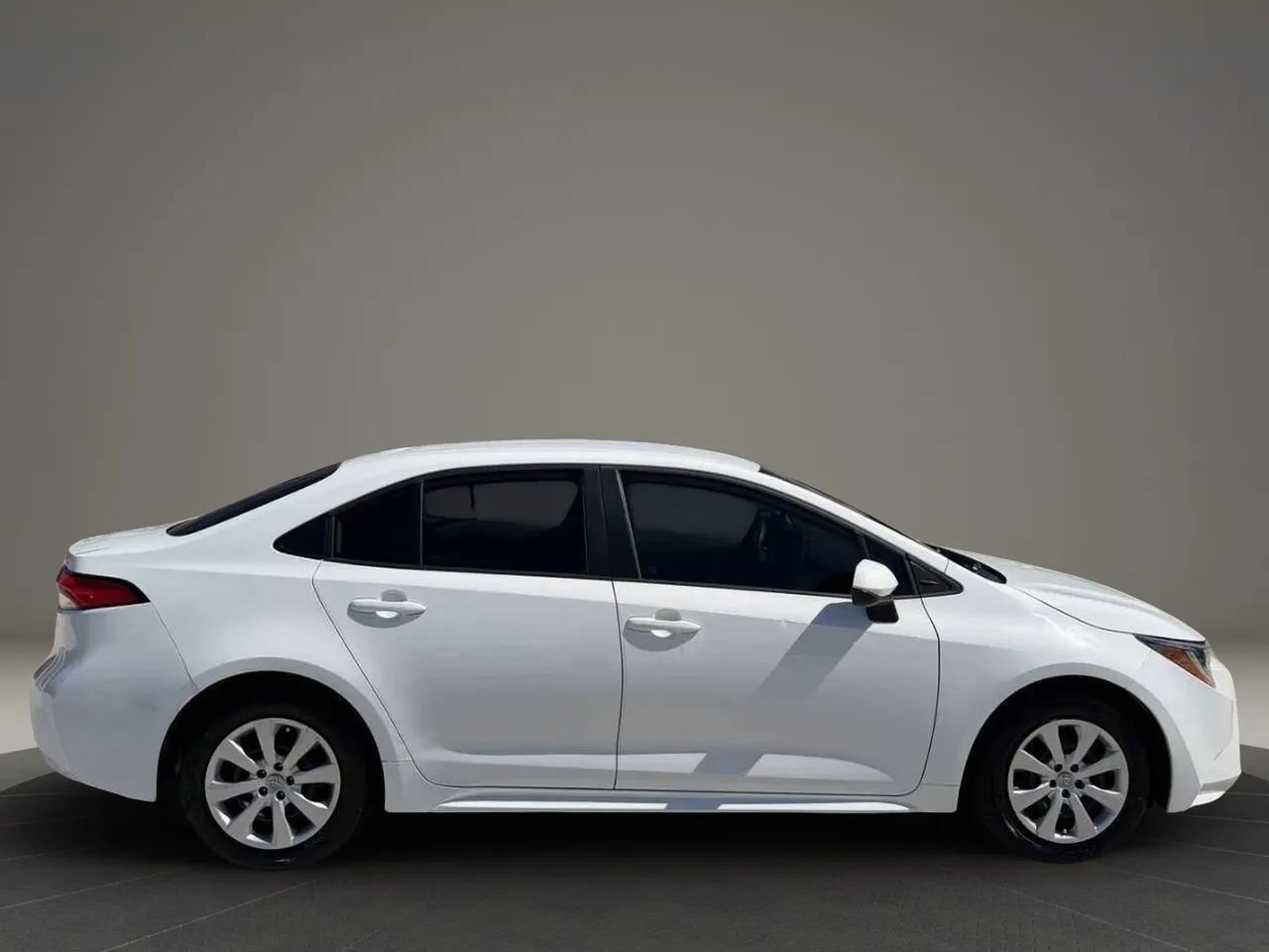 Used 2021 Toyota Corolla LE FWD image 7