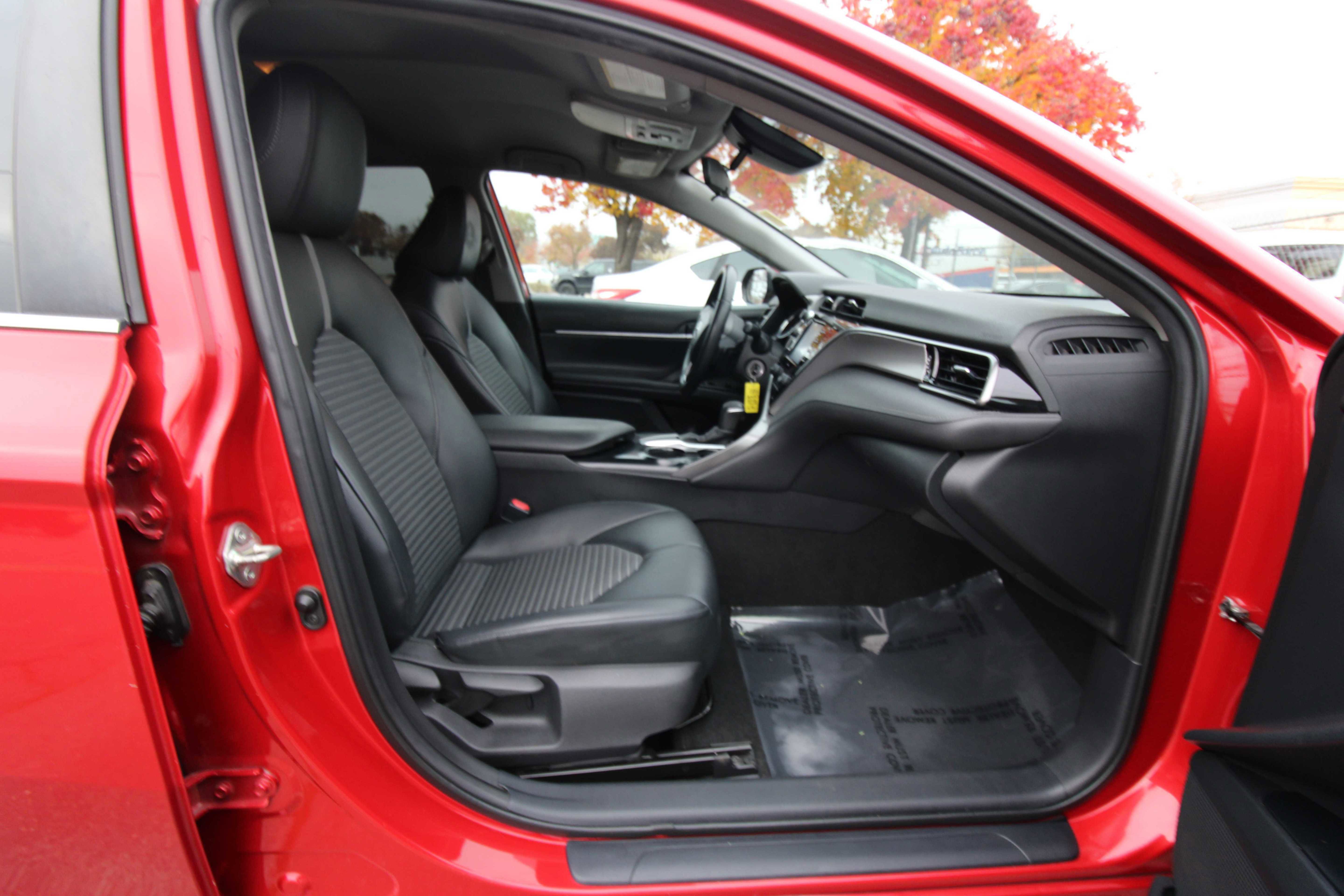 Used 2020 Toyota Camry SE image 27